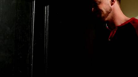 Сисястый транс нежно дрючит в очко мускулистого гомосексуалиста