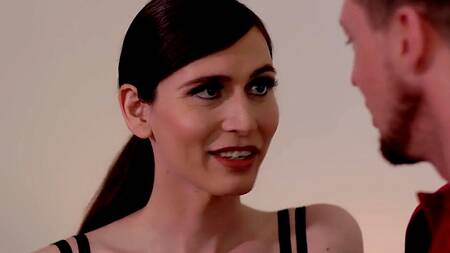 Сисястый транс нежно дрючит в очко мускулистого гомосексуалиста