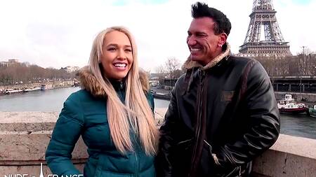 Качок кончил в рот сногсшибательной секс бомбе с классными дойками