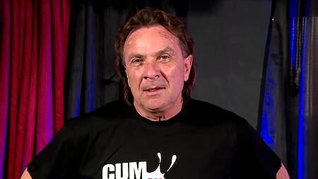 Страстные старички оприходовали двух молодух и накормили их спермой