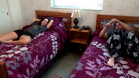 Не трахай сестру, трахни лучше мамку!