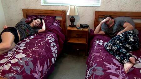 Не трахай сестру, трахни лучше мамку!