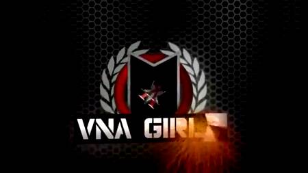 Горячие девчонки ублажают губами ценителя орального секса