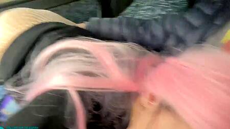 Русская сучка кричит в экстазе от огромного члена в узенькой анале