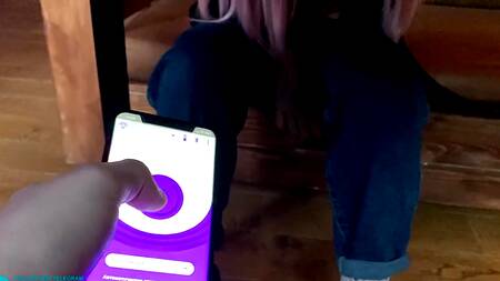 Русская сучка кричит в экстазе от огромного члена в узенькой анале