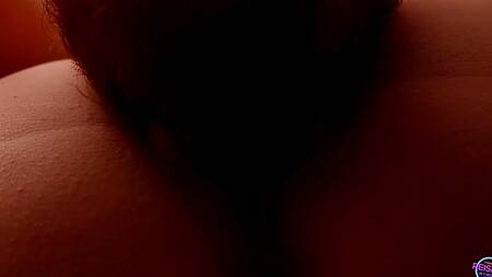 Русская красотка ощутила киской извержение спермы бойфренда