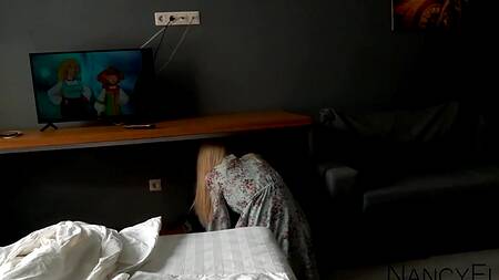 Кончил во внутрь пизды симпатичной русской девчонке