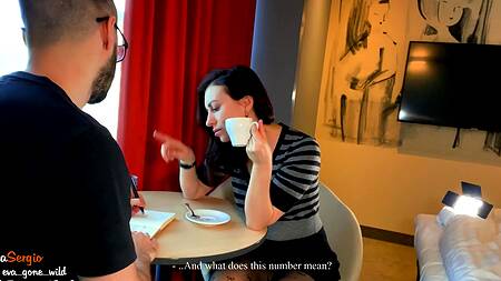 Русский самец сношает опытную в сексе девушку в черных колготках