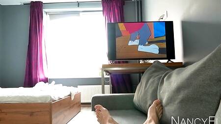 Телочка в чулках прыгает на фаллосе ненасытного в постели любовника