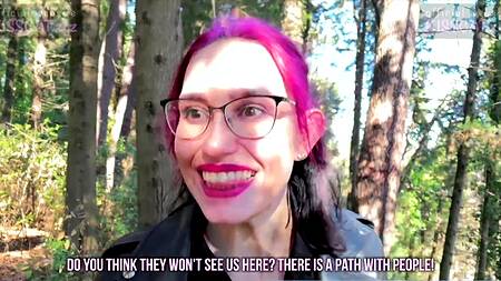 Запикапил и выебал днем в парке русскую неформалку в чулках