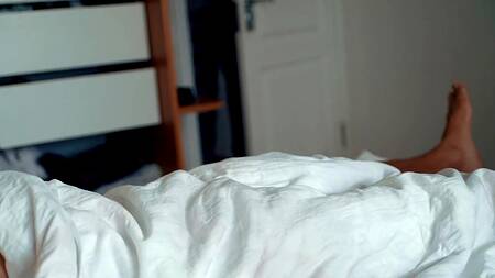 Интересно, брат сразу проснётся, если ему облизать член?  Автор:Dick For Lily  Категория: русское