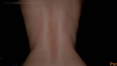 Няшная телочка напросилась на секс с неугомонным в постели парнем