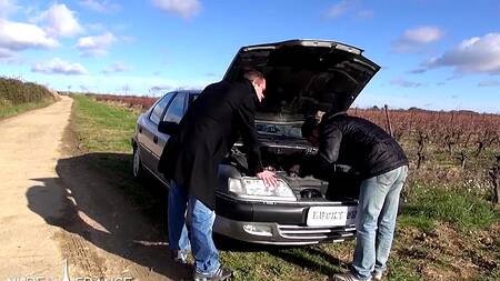 Два мужика устроили групповуху с горячими зрелыми барышнями