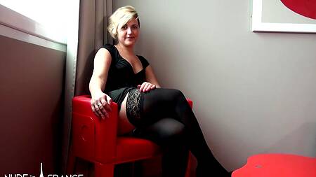 Жопастая пышка оргазмирует на пенисе мечтая проглотить вкусный камшот