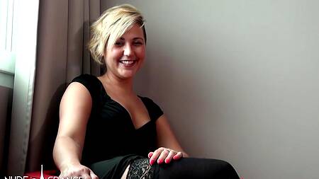 Жопастая пышка оргазмирует на пенисе мечтая проглотить вкусный камшот