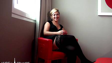 Жопастая пышка оргазмирует на пенисе мечтая проглотить вкусный камшот