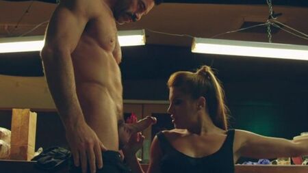 Долгий изнурительный секс ненасытной нимфоманки с накаченным мужиком