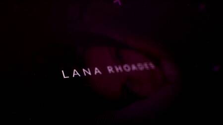 Голубоглазая брюнетка поработав губками объездила парня пиздой до оргазма