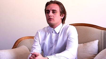 Семинар с девушкой завершился извержением спермы ей в ротик