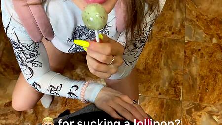 Молодая русская шлюха отдалась раком парнишке с длинным фаллосом