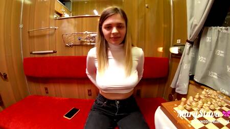 Запикапил в поезде русскую девку и страстно отымел в вагоне купе