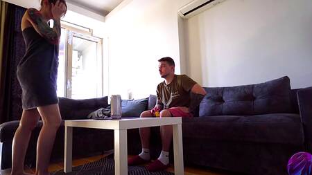 Русский пацан оприходовал после душа классную девку с маленькой грудью