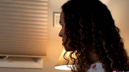 Два сисястых транса пользуются членами и получают подлинный кайф