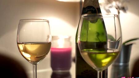 Два сисястых транса пользуются членами и получают подлинный кайф