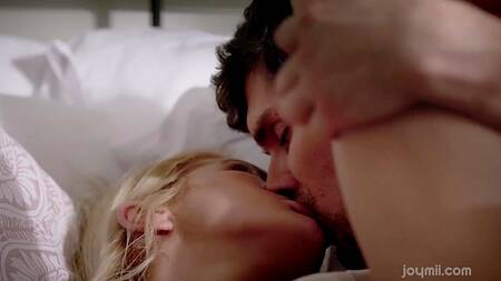 Страстный анальный секс с нереально красивой загорелой блондинкой