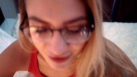 Брат сношает русскую сестричку которая судорожно кончает на члене