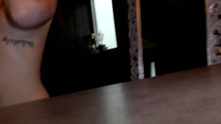 Русская краля в чулках оргазмирует от действий опытного пихаря