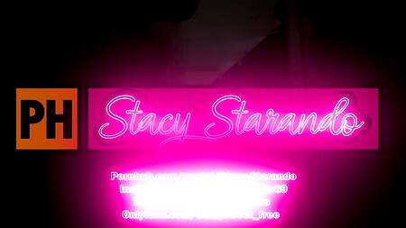 Молодая блондинка с брекетами строчит минет попутчику в купе поезда