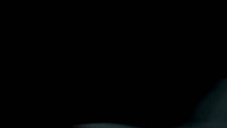 Роскошная милфа сосет член в лифте и с радостью принимает в рот сперму