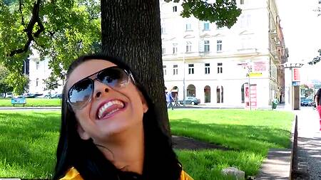 Запикапил красотку и страстно отодрал бестию на улице в парке