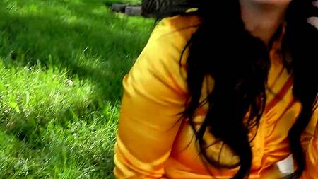 Запикапил красотку и страстно отодрал бестию на улице в парке