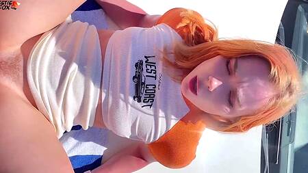 Рыжая попутчика отдалась в кабриолете хуястому водителю