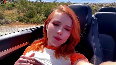 Рыжая попутчика отдалась в кабриолете хуястому водителю