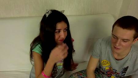 Русский куколд смотрит как ебут во все дырки его молодую сучку