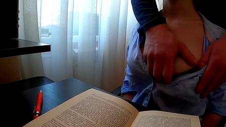 Краля с огромными дойками совсем не против попрыгать на толстом фаллосе