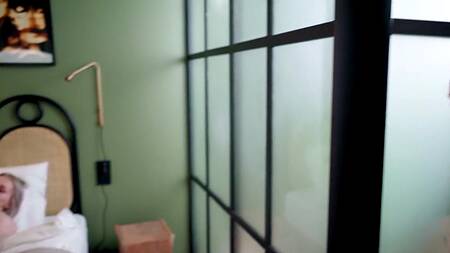 Худенькие лесбиянка доминирует в сексе над молоденькой блондинкой