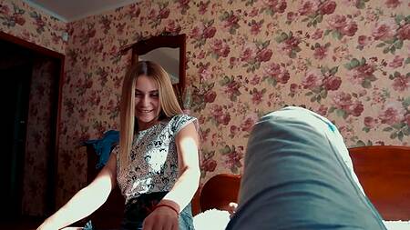 Захотела денег, а получила жаркий секс с русским красавчиком