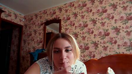 Захотела денег, а получила жаркий секс с русским красавчиком