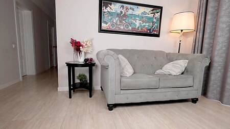 Горячая русская мачеха изменяет мужу с его молодым сынишкой