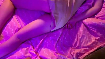 Прокрался в спальню и трахнул спящую сестричку от первого лица