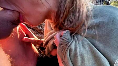 Любительское порно на природе от первого лица с обворожительной красоткой