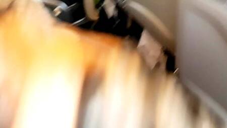 Любительский оральный секс в самолёте с прекрасной русской малыхой