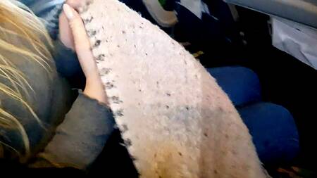 Любительский оральный секс в самолёте с прекрасной русской малыхой