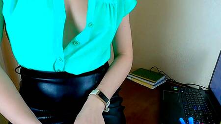 За хорошую отметку в зачетке пришлось поработать большим членом