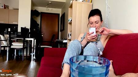 Кончил в рот подруге во время очень приятного орального секса