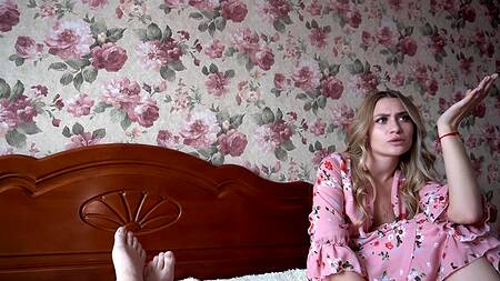 Набросилась губками на пенис и показала от первого лица улетный минет